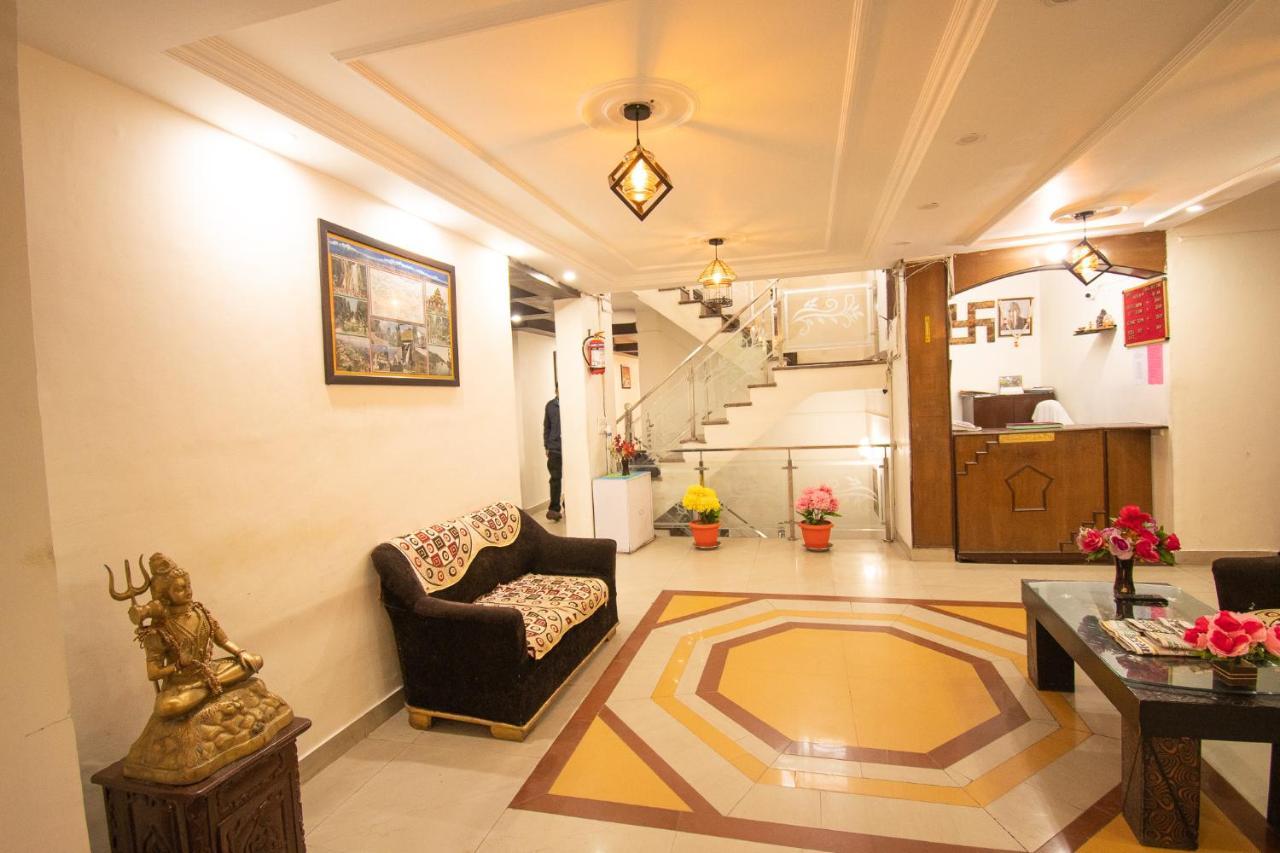Riversun Hotel Mall Road Mussoorie Bagian luar foto