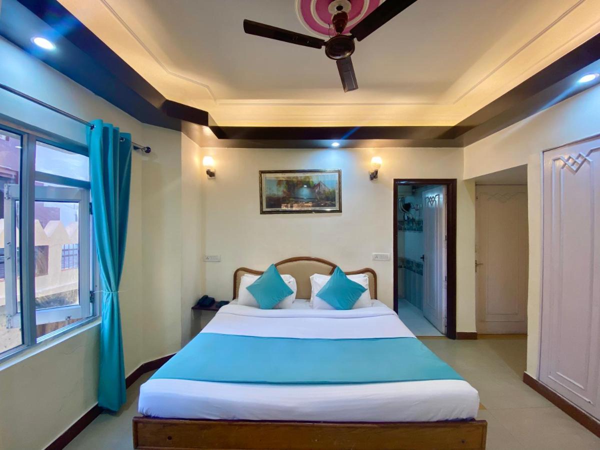 Riversun Hotel Mall Road Mussoorie Bagian luar foto