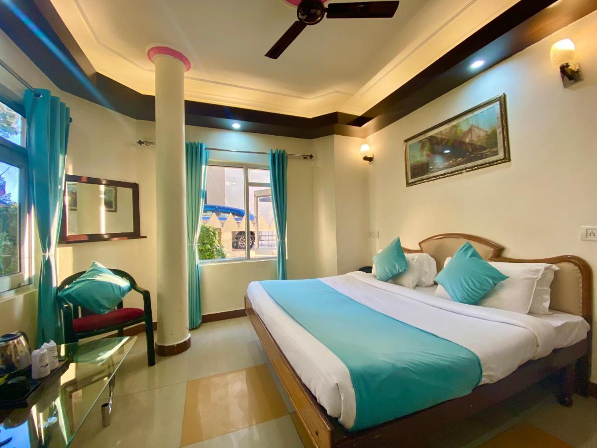 Riversun Hotel Mall Road Mussoorie Bagian luar foto