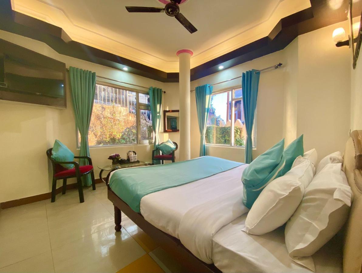 Riversun Hotel Mall Road Mussoorie Bagian luar foto