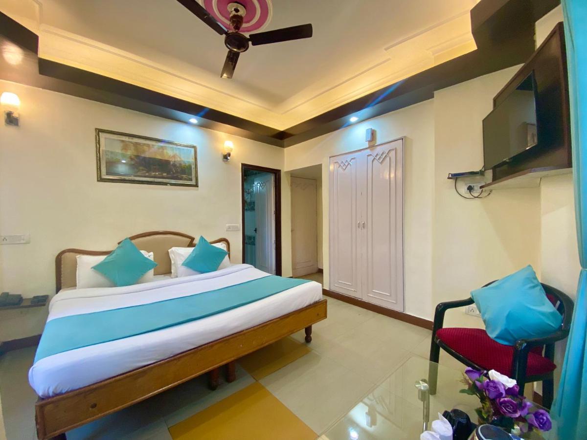 Riversun Hotel Mall Road Mussoorie Bagian luar foto