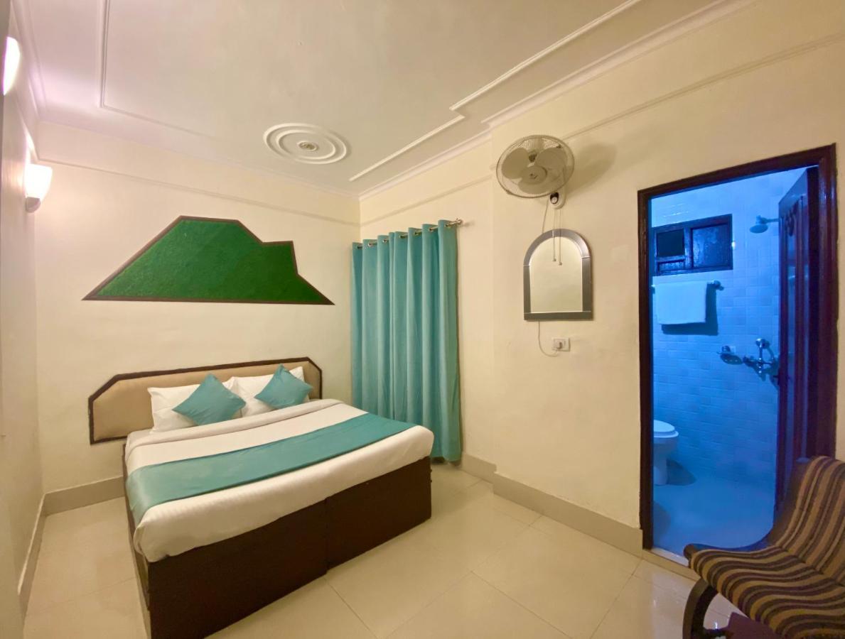 Riversun Hotel Mall Road Mussoorie Bagian luar foto
