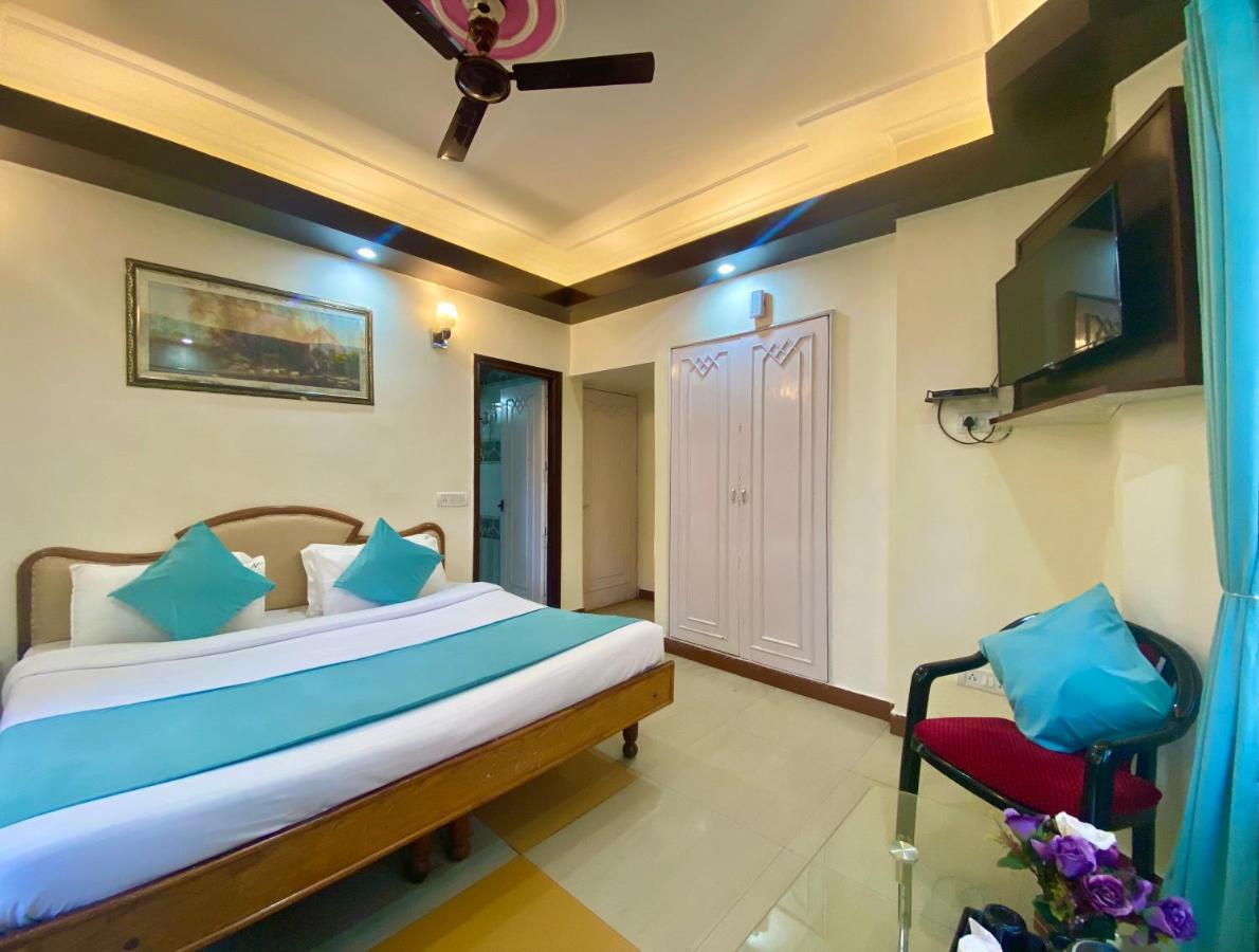 Riversun Hotel Mall Road Mussoorie Bagian luar foto
