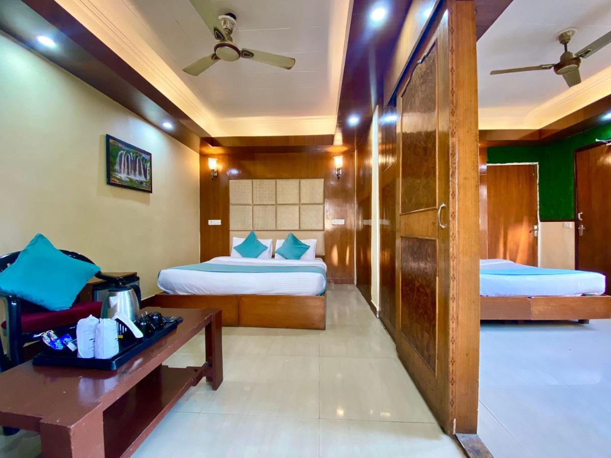 Riversun Hotel Mall Road Mussoorie Bagian luar foto