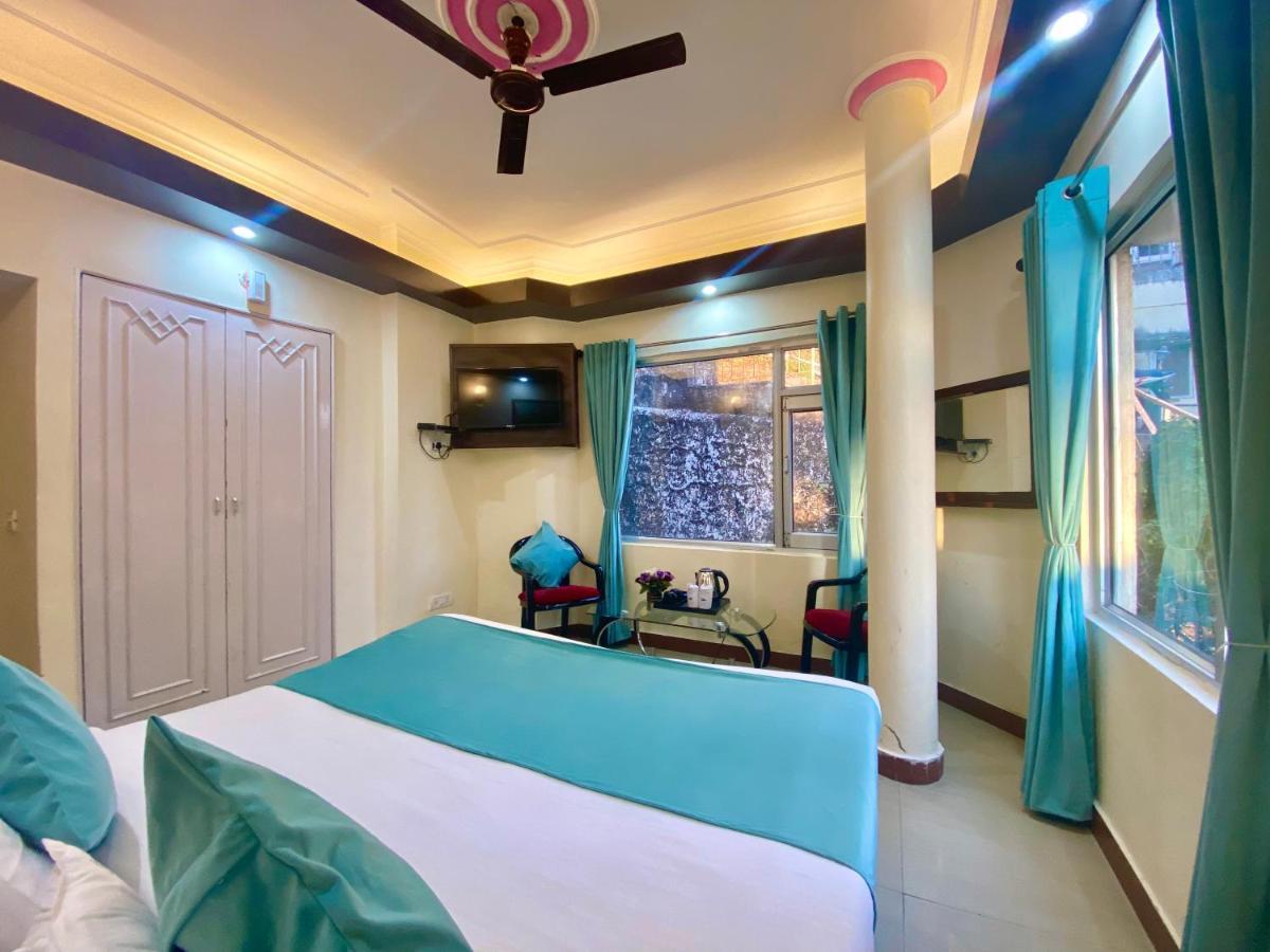 Riversun Hotel Mall Road Mussoorie Bagian luar foto