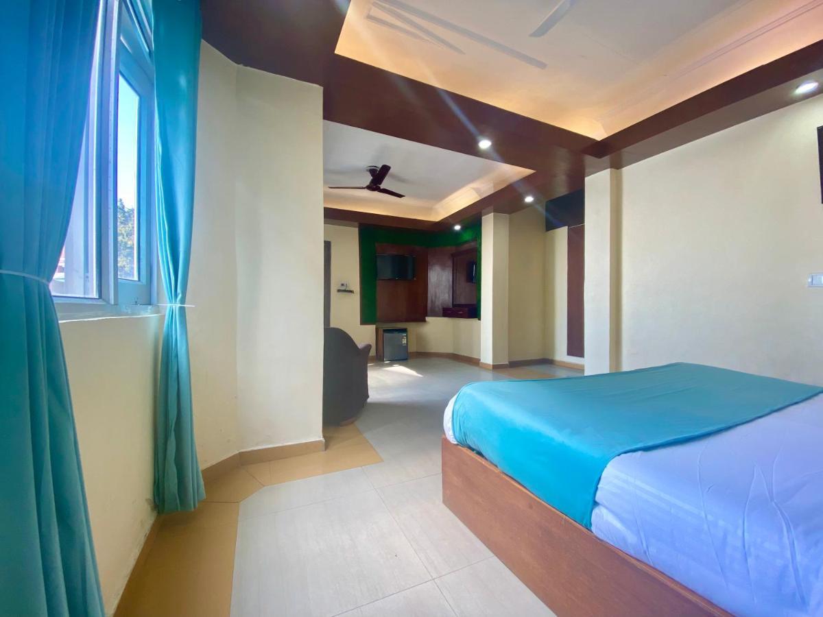 Riversun Hotel Mall Road Mussoorie Bagian luar foto