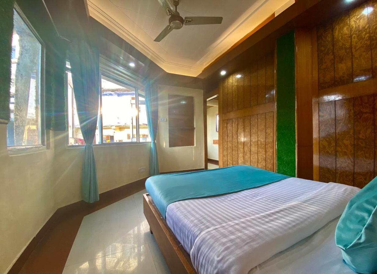 Riversun Hotel Mall Road Mussoorie Bagian luar foto
