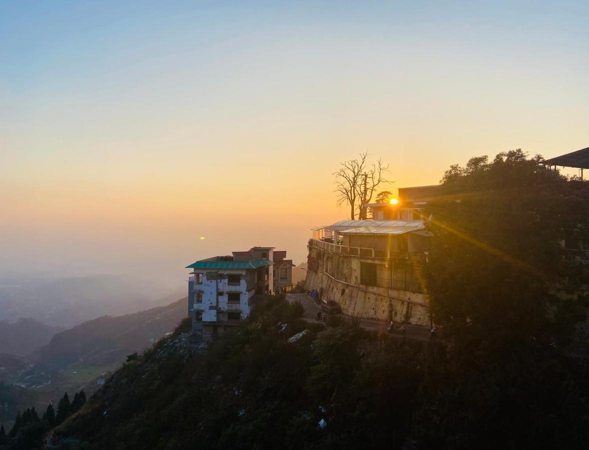 Riversun Hotel Mall Road Mussoorie Bagian luar foto