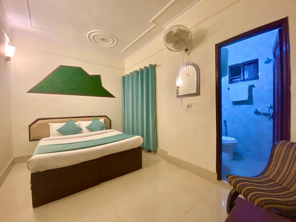 Riversun Hotel Mall Road Mussoorie Bagian luar foto